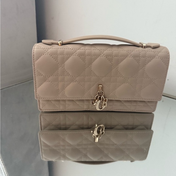 Dior Beige Quilted Clutch with Gold Chain - Picture 10 of 10